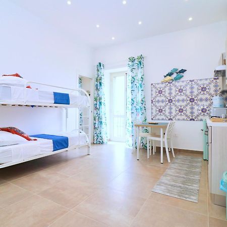 Airport Guest Houses 나폴리 외부 사진